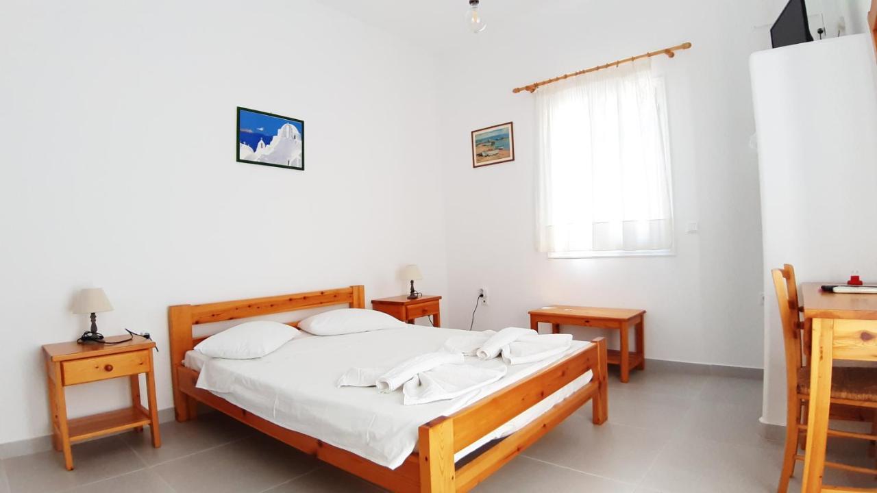 Bizas Rooms Páros Buitenkant foto