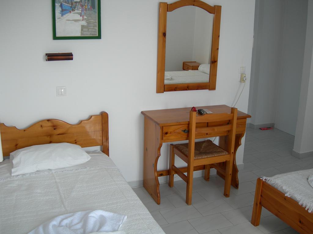 Bizas Rooms Páros Buitenkant foto
