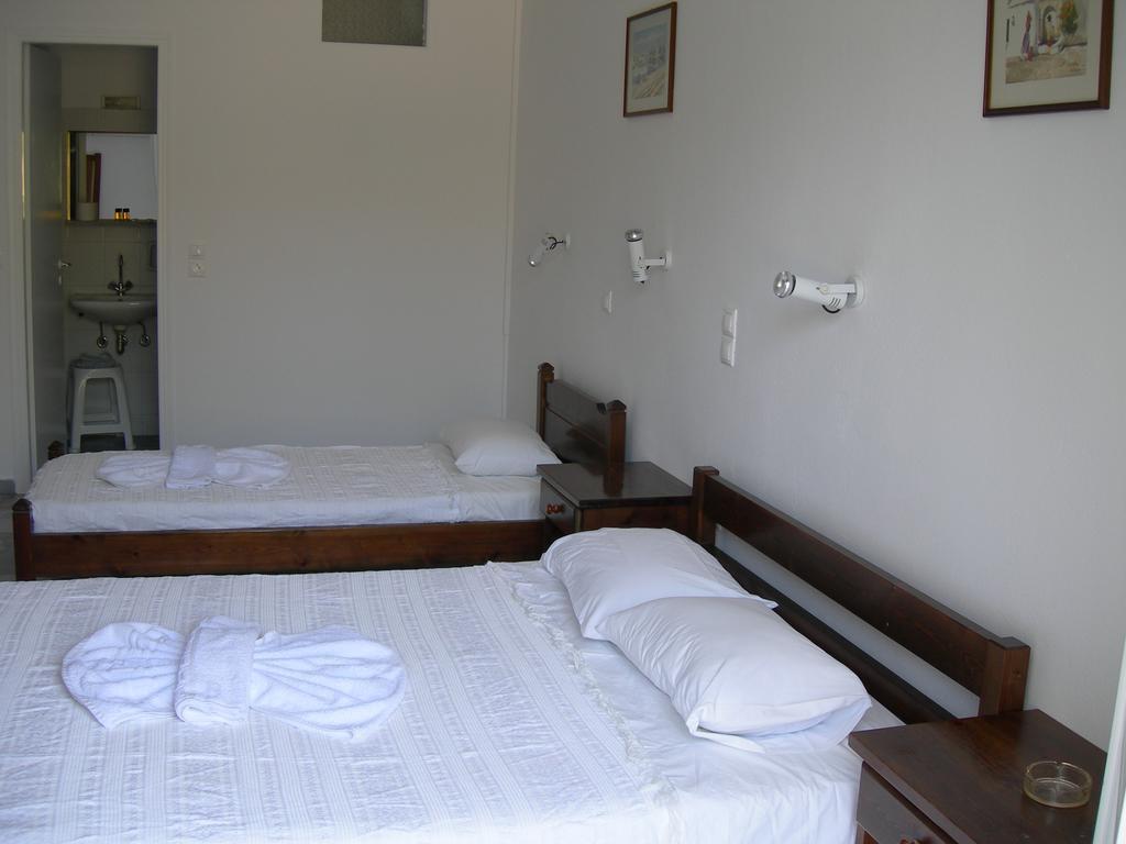 Bizas Rooms Páros Buitenkant foto