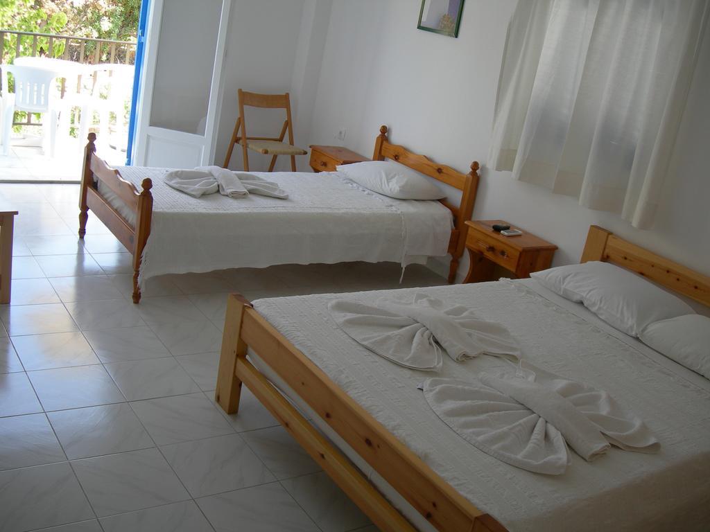 Bizas Rooms Páros Buitenkant foto