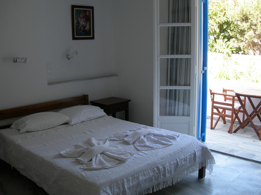 Bizas Rooms Páros Buitenkant foto