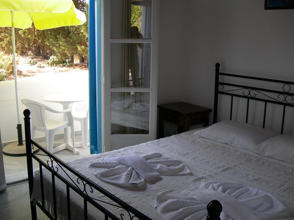 Bizas Rooms Páros Buitenkant foto