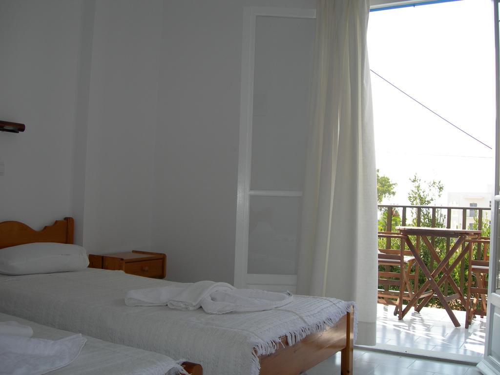 Bizas Rooms Páros Buitenkant foto