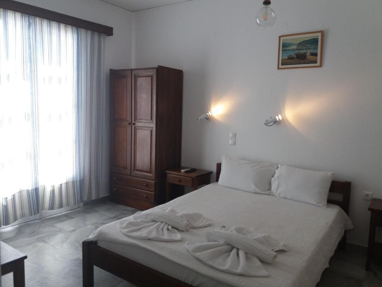 Bizas Rooms Páros Buitenkant foto